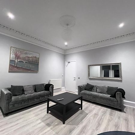 Lovely 4 Bedroom 2Nd Floor Walk Up Apartment EDI Exterior photo