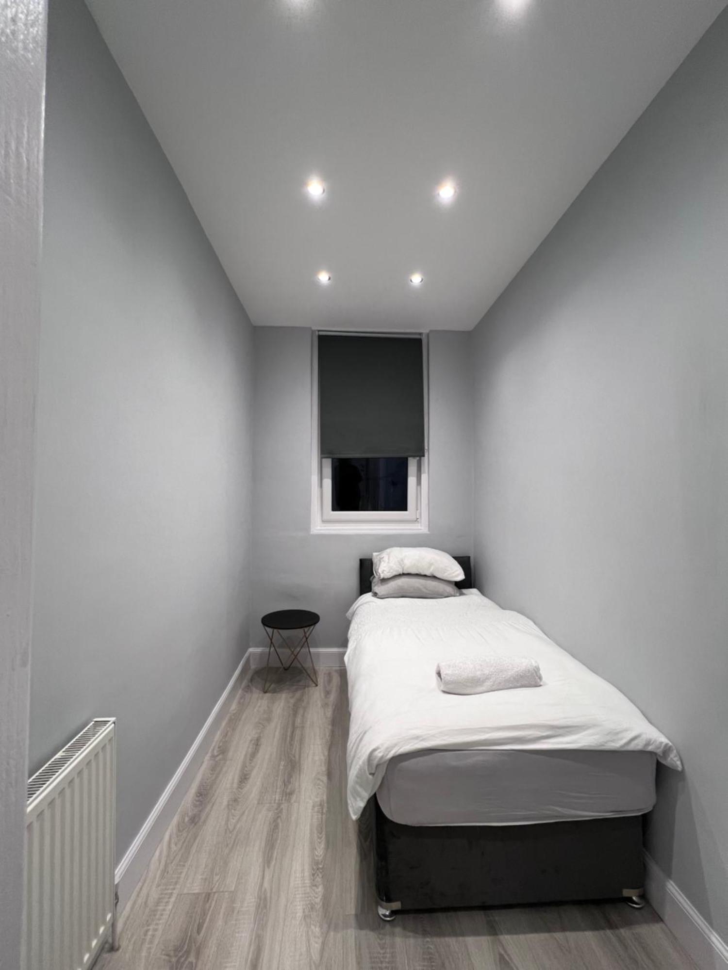 Lovely 4 Bedroom 2Nd Floor Walk Up Apartment EDI Exterior photo