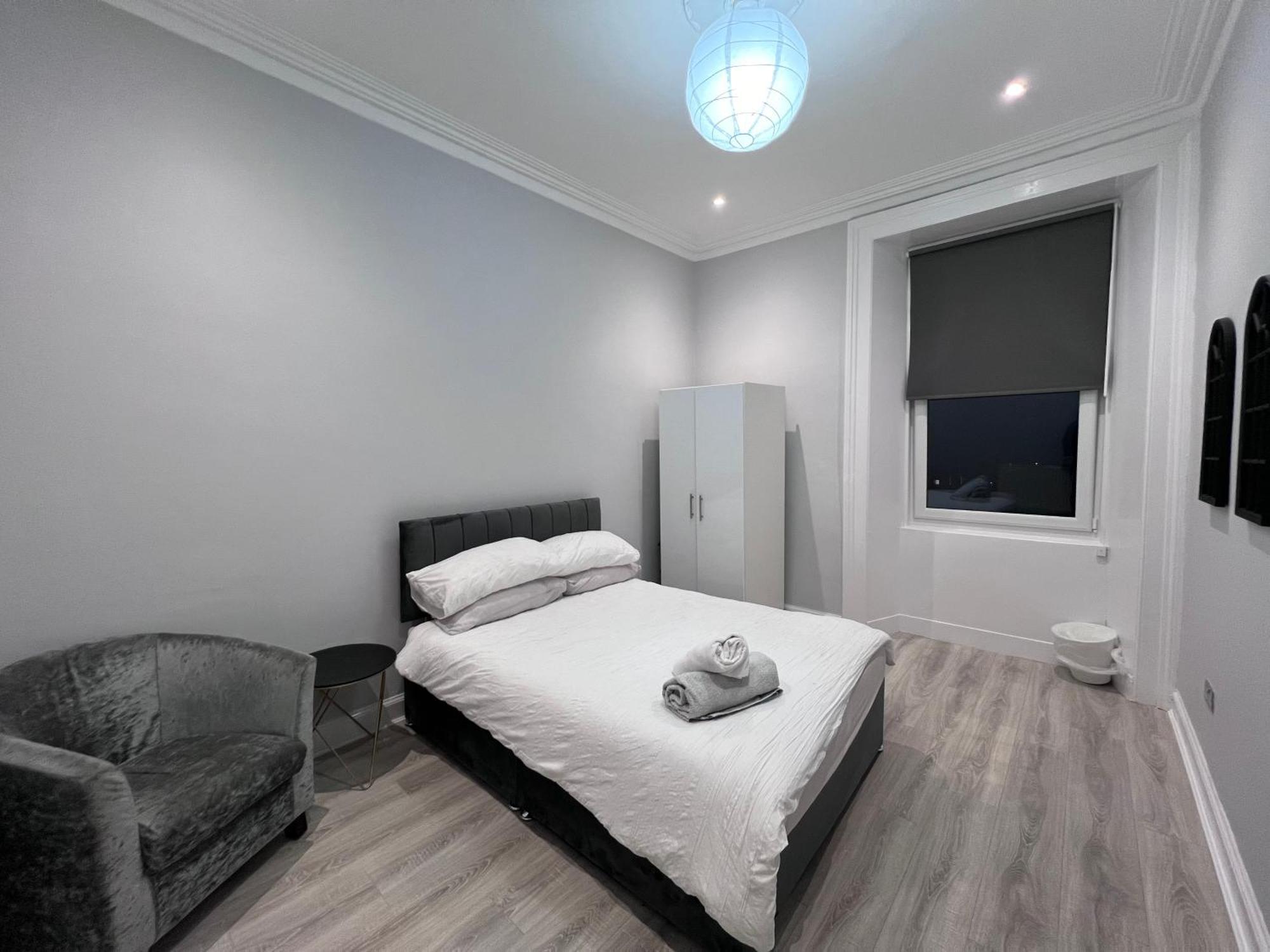 Lovely 4 Bedroom 2Nd Floor Walk Up Apartment EDI Exterior photo